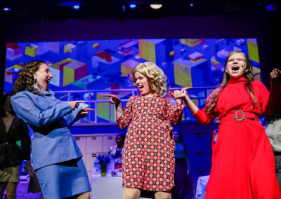 9 to 5 | 2025